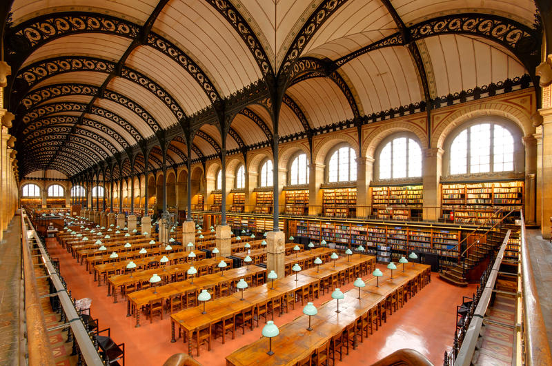 圣日内维耶图书馆